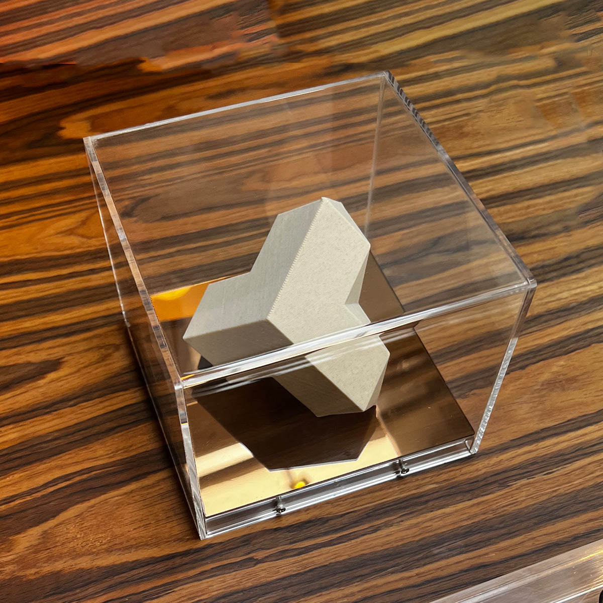 { masterpiece } cubi