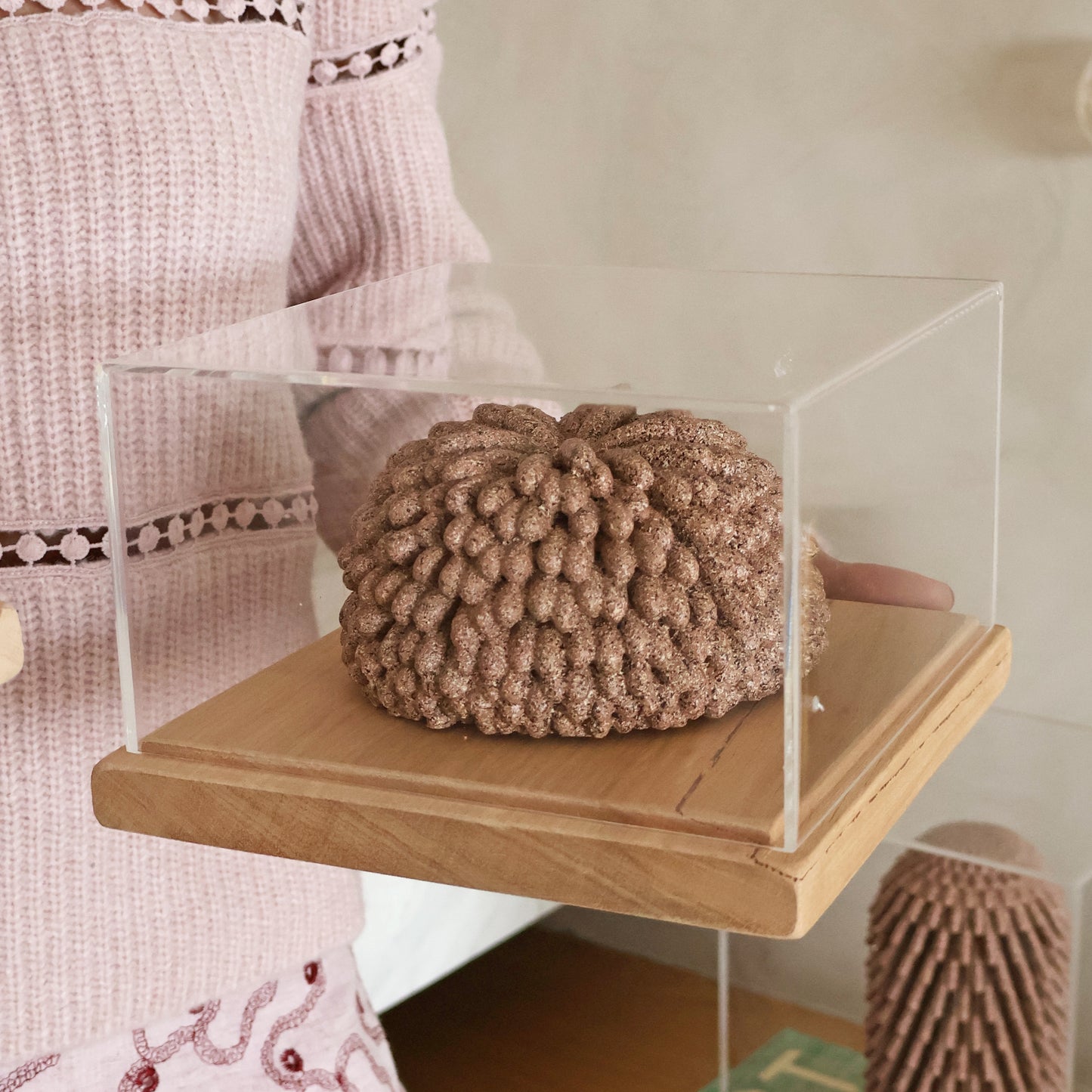 { fluffy } light clay