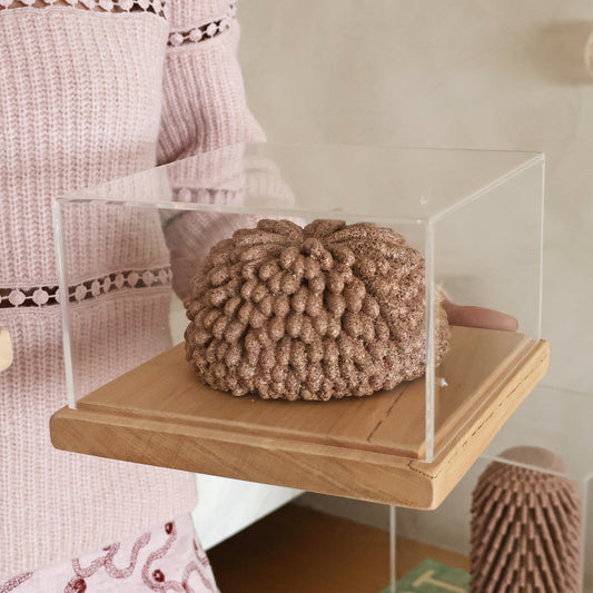 { fluffy } light clay